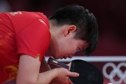 女生乒乓球发球技巧教学（掌握女生乒乓球发球的关键技巧与策略）