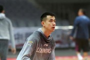 篮球赛中的死缠烂打战术（策略与技巧，让对手束手无策）