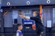 篮球无球防守脚步训练方法（提高防守技巧的关键训练）