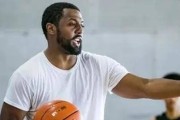NBA著名篮球训练师的防守训练秘籍（探索顶级训练师的方法，助你成为不可逾越的守卫之王）