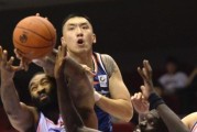 篮球防守中手指碰触是否构成犯规？（探讨篮球比赛中关于手指碰触的犯规规定与裁判判罚标准）