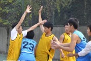 打破防守，如何在篮球场上避开防守球员（技巧与策略帮助你犯法）