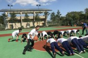 篮球防守技巧教学——从零基础到入门（掌握篮球防守的关键要素，迅速提升防守能力）