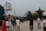 打篮球防守技巧之解决对手一步过问题（如何通过加强脚步和身体控制提升防守效果）