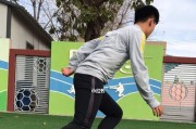 探秘足球中场控球技巧（提升比赛掌控力，打造完美组织核心）