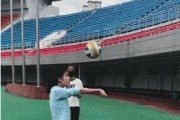 掌握三种排球发球技术动作要领实用指南（提高排球发球水平，从技术动作出发）