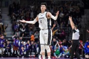 篮球防守（解析篮球比赛中常见的手部违例情况及处理方法）