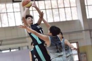 1vs1篮球防守的最佳防守距离是多少米？（揭秘篮球场上的最佳防守战术）