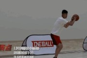 突破防守队员的高效篮球技巧（快速突破技巧，击败防守队员）