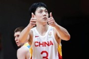篮球后卫防守的位置（探析篮球后卫防守技巧及策略）