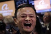 掌握排球稳定颠球的关键技巧（打造稳定颠球动作，提升排球技术水平）