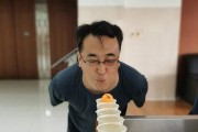 庙会乒乓球扔杯子技巧（技巧让你成为乒乓球扔杯子的高手）