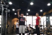 篮球一对一私教防守训练的技巧与方法（提高个人防守能力，成为篮球场上的守门员）