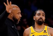 湖人新秀破纪录，登顶NBA历史三分排行榜（一代新秀创造历史，湖人队再添光辉）