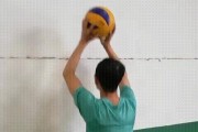 掌握排球挥臂掷球的技巧（精准掷球让你成为排球场上的明星）