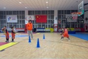 如何正确防守少儿篮球？（学会防守，成为篮球场上的守护神）