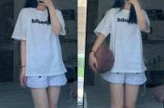 男子爱心传球，让女孩挥洒激情（打破性别界限，篮球场上的平等呼声）