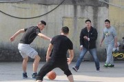 突破对手防守，掌握篮球防守技巧（从基本动作到战术应用，全面提升你的防守水平）