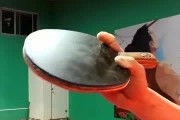 左手乒乓球直拍技巧（掌握正确的握拍方式和优化击球角度，提升左手乒乓球直拍技巧）